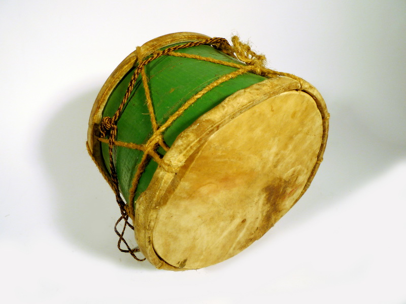 tambor madera cuero 1lado pintado 24xo36 (12eu.) 1u